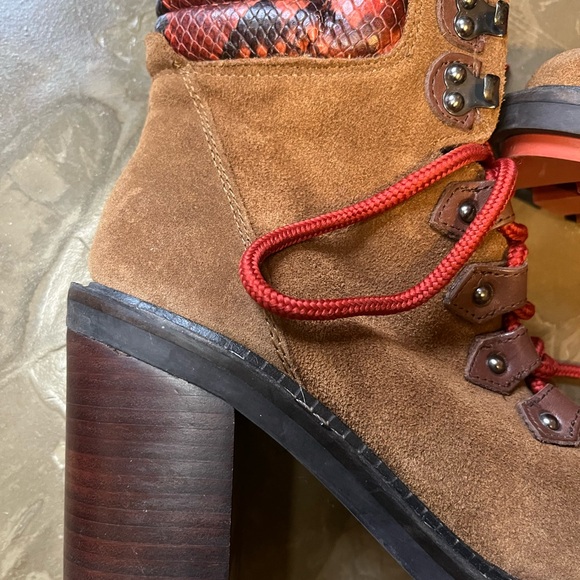 ALDO Hiking Fashion Boots with Red Laces Women’s size 6.5 - Picture 3 of 7